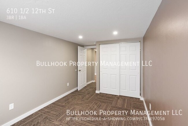 Building Photo - 610 1/2 12th St-