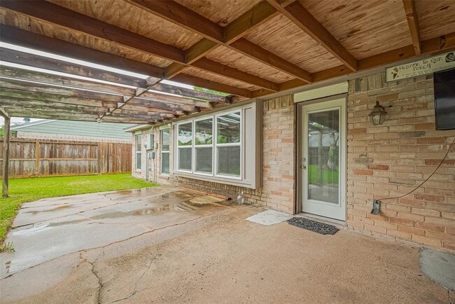 Building Photo - 10015 Sageyork Dr