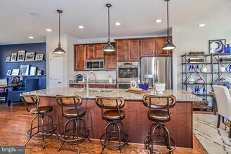 Building Photo - 117 Sequoia Dr
