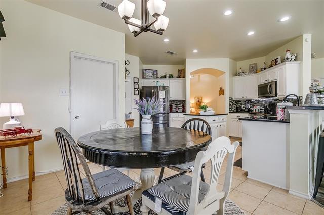 Building Photo - 909 Hunter Ln