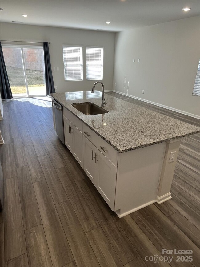 Building Photo - 3863 County Down Ave