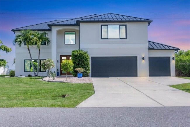 Building Photo - 15530 Aqua Cir