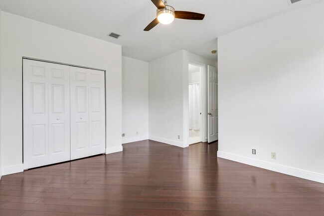 Building Photo - 5029 Forest Dale Dr