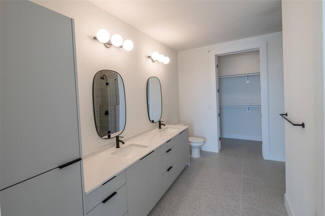 Building Photo - 1701 Simond Ave Ave