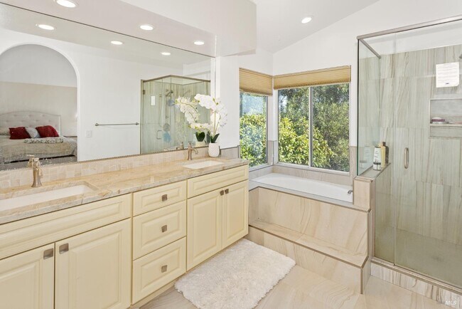 Building Photo - 8 Caribe Isle