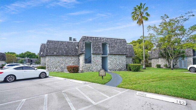 Building Photo - 3123 Oakland Shores Dr