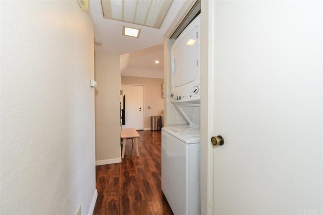 Building Photo - 22757 Lakeway Dr