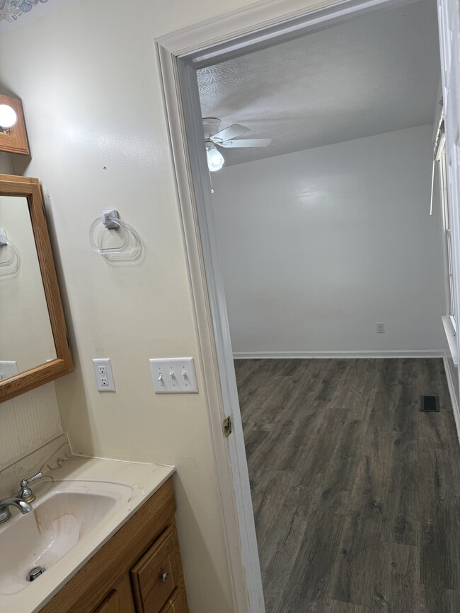 Building Photo - 3 Bedrooms House, Rockingham County
