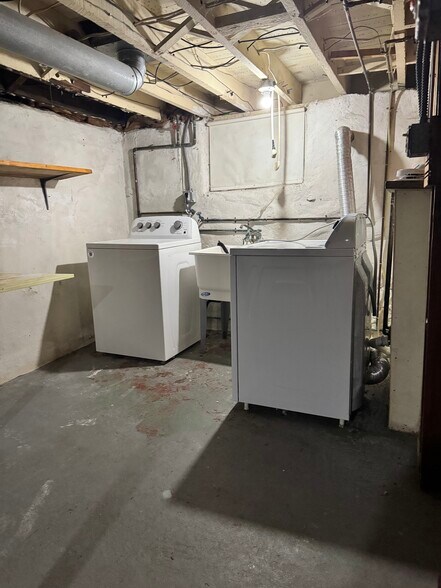 laundry area - 2245 E 87th St