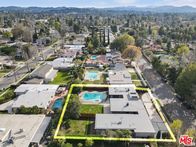 Building Photo - 6236 Sale Ave