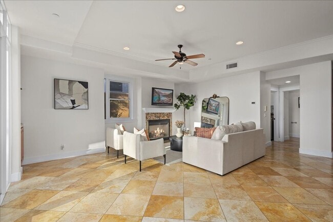 Building Photo - 411 Orange Ave