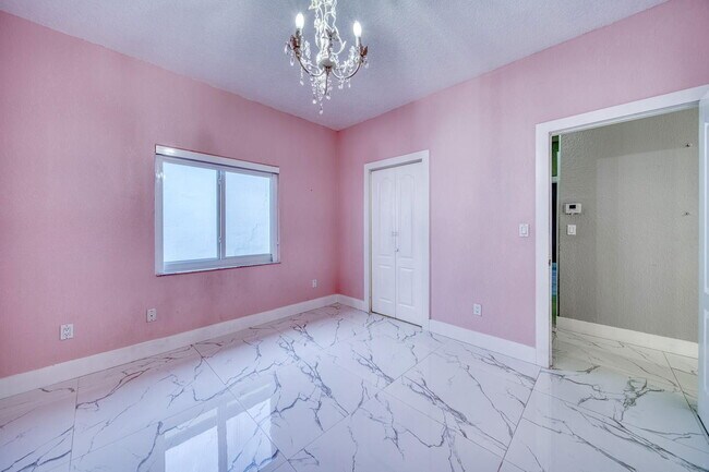 Building Photo - 14803 NW 87th Pl