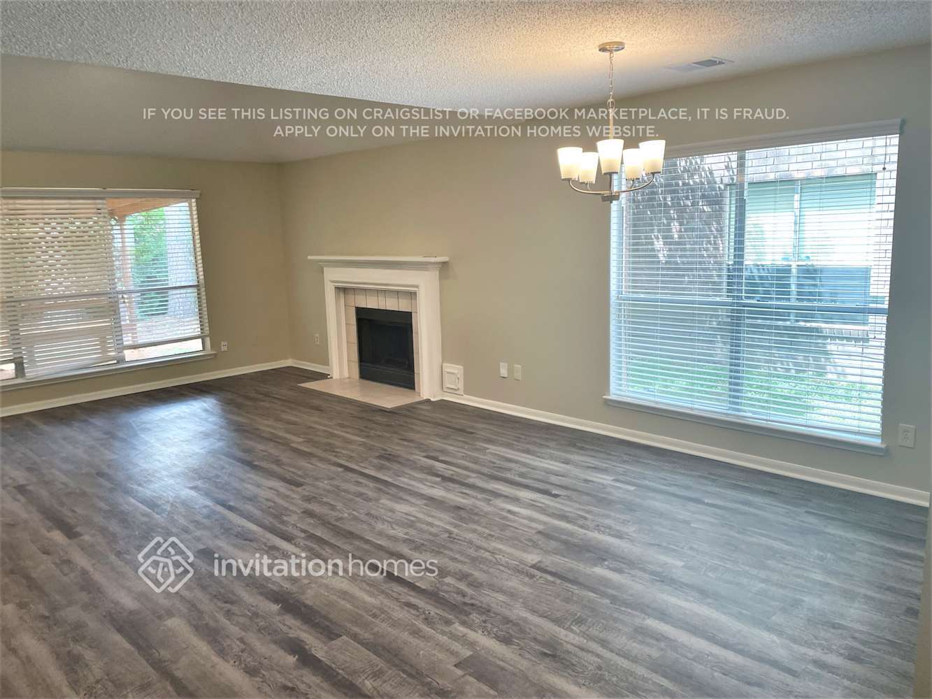 Building Photo - 8919 Village Hills Dr