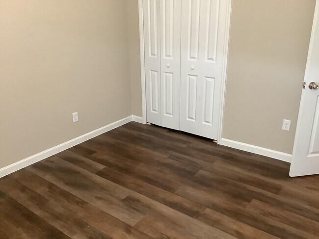 Building Photo - 180 Spruce Pt