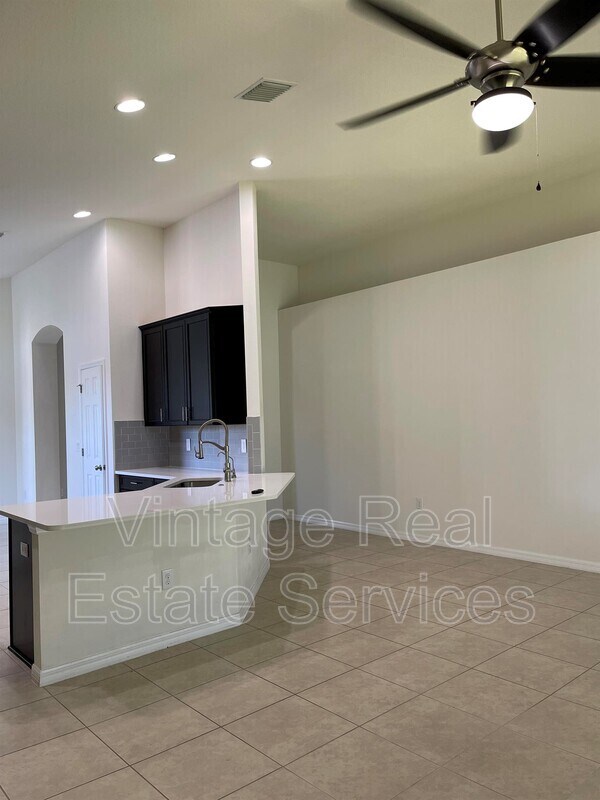 Building Photo - 7905 Silver Clover Ct