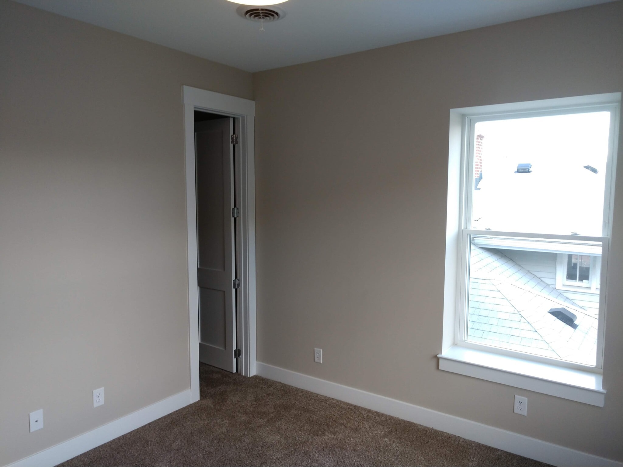 Building Photo - 25 S Plum St