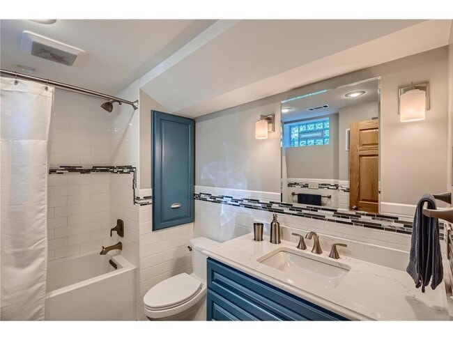 Building Photo - 3200 Frear Dr