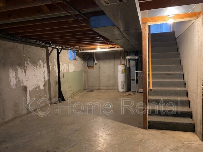 Building Photo - 1384 N Ridge Pkwy