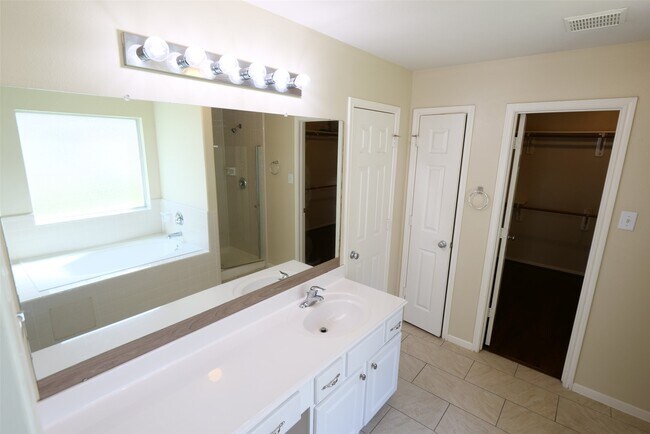 Building Photo - 24731 Cobble Canyon Ln
