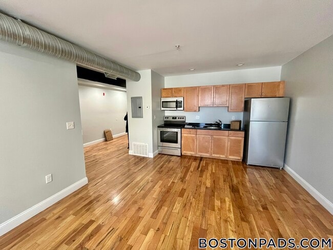 Building Photo - 26 Portland St