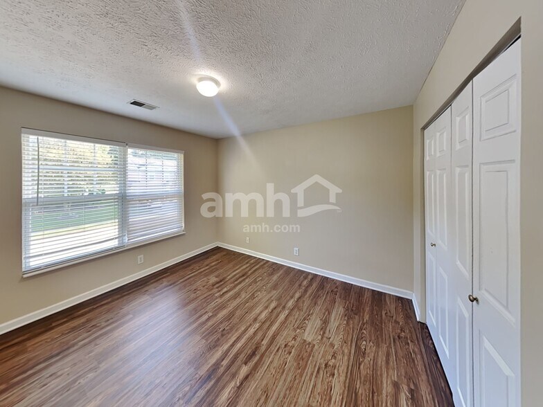 Building Photo - 2869 Paddle Wheel Dr