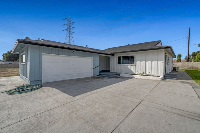 Building Photo - 9956 La Docena Ln