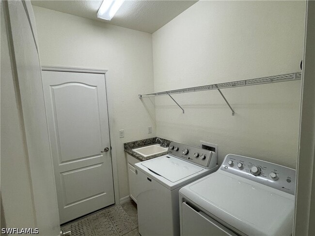 Building Photo - 9353 Glenforest Dr