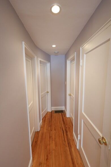 Building Photo - 33 Paragon Rd