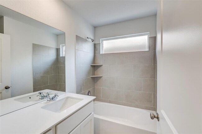 Building Photo - 105 Imola St