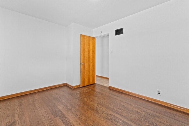 Building Photo - 6048 Southwest Ave