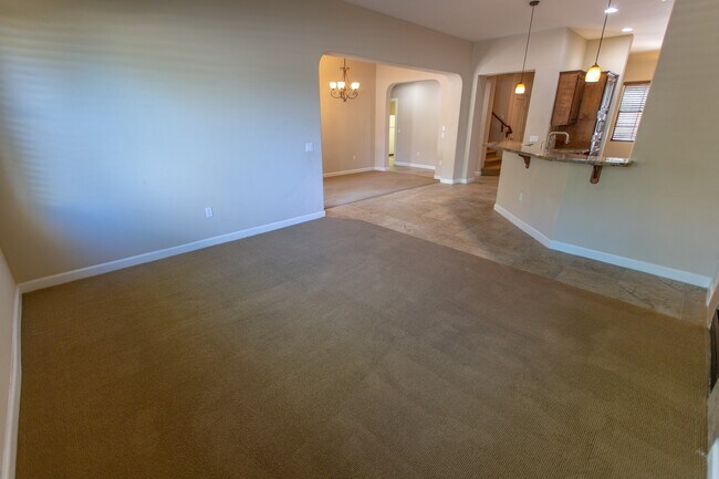 Building Photo - 4700 S Fulton Ranch Blvd