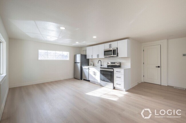 Building Photo - 7808 S 1000 E