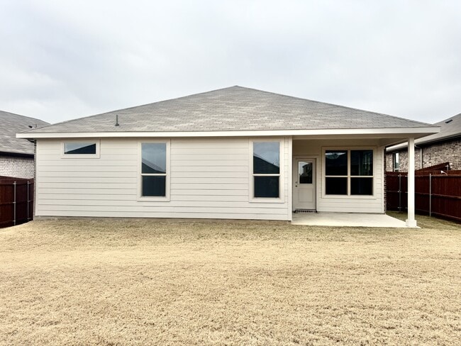 Building Photo - 121 Daffodil Ln