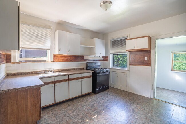 Building Photo - 4641 Penrose St