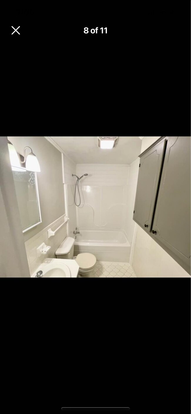 Building Photo - 1702 Bunch St