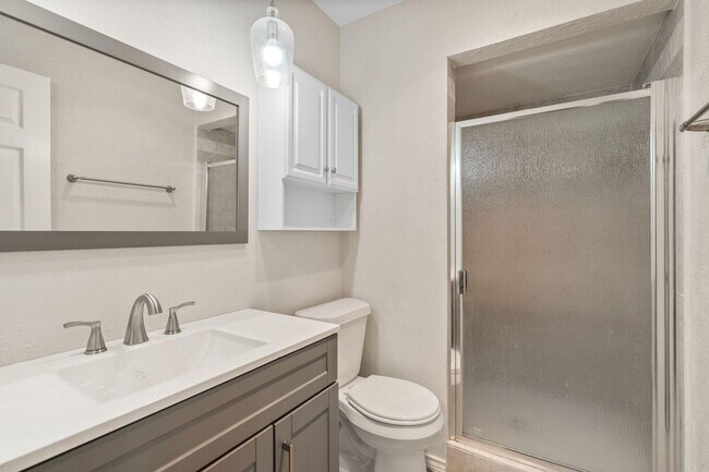 Building Photo - 5061 Amhurst Ln
