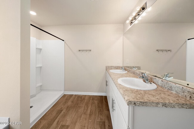 Building Photo - 5817 Viking Wy
