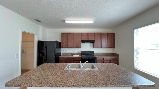 Building Photo - 16628 Broadford Ln