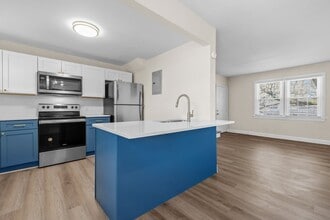Building Photo - 906 Clarendon St