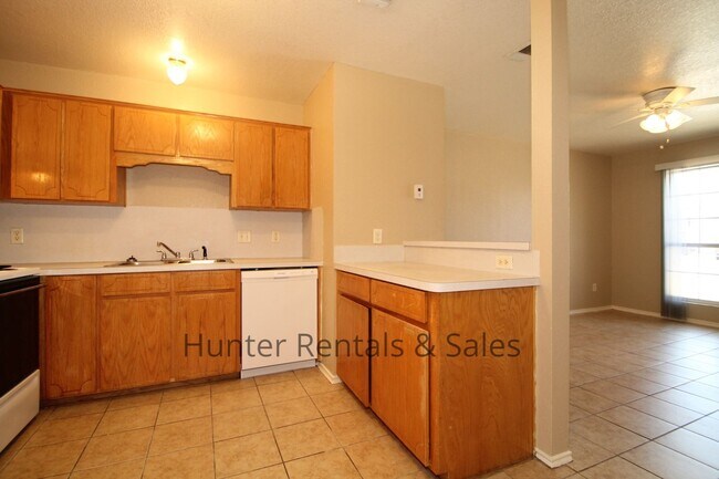 Building Photo - Perfect Two Bedroom