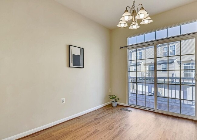 Building Photo - 543 Ensemble Ct