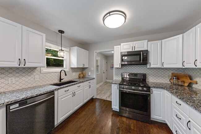 Building Photo - 5801 W 81st St