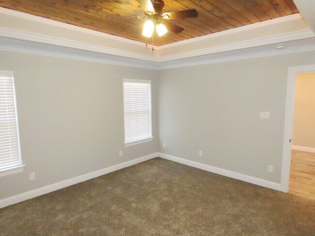 Building Photo - Stunning 4 Bedroom, 2 Bath Home in Lindale