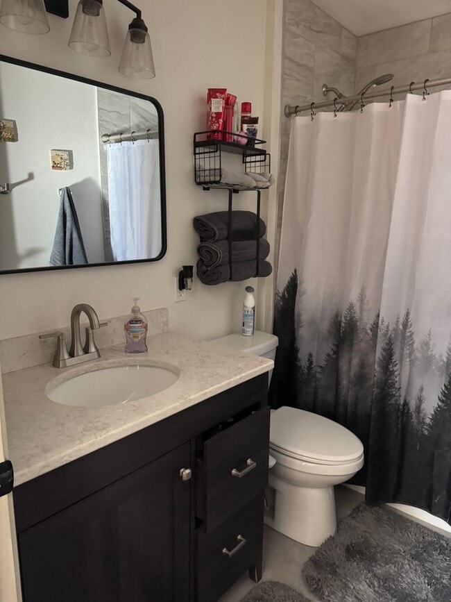 Building Photo - Secluded 3/2/2 Home West of Columbia!