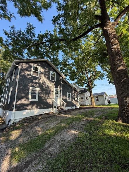 Primary Photo - 134-134 N 4th St