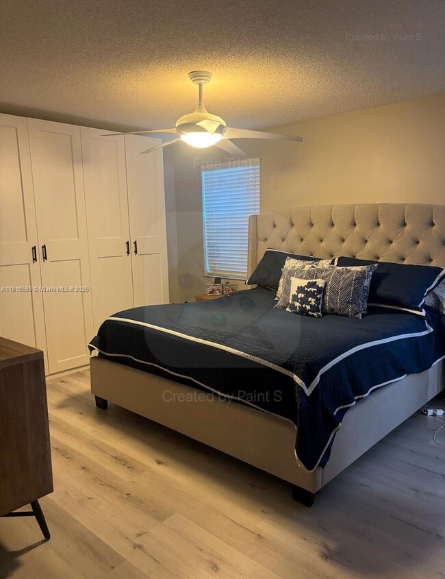 Building Photo - 6377 NW 39th Ct