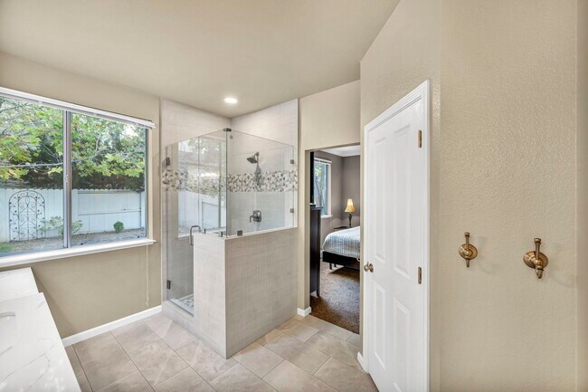 Building Photo - 4731 Ellicott Wy