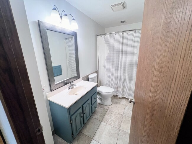 Building Photo - 4651 Manchester Rd