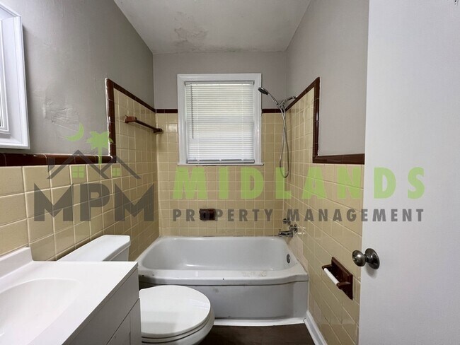 Building Photo - 948 Betsy Dr