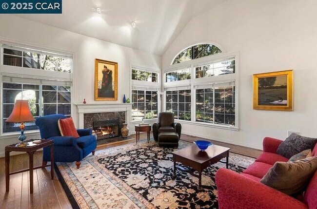 Building Photo - 3109 Stonegate Dr